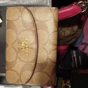 COPY - Coach  six key ring case for ( peeling on inside)